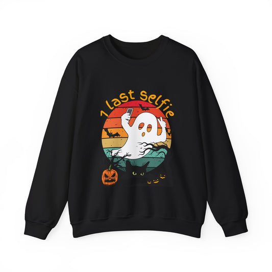 Halloween Ghost 1 last selfie Unisex Heavy Blend™ Crewneck Sweatshirt