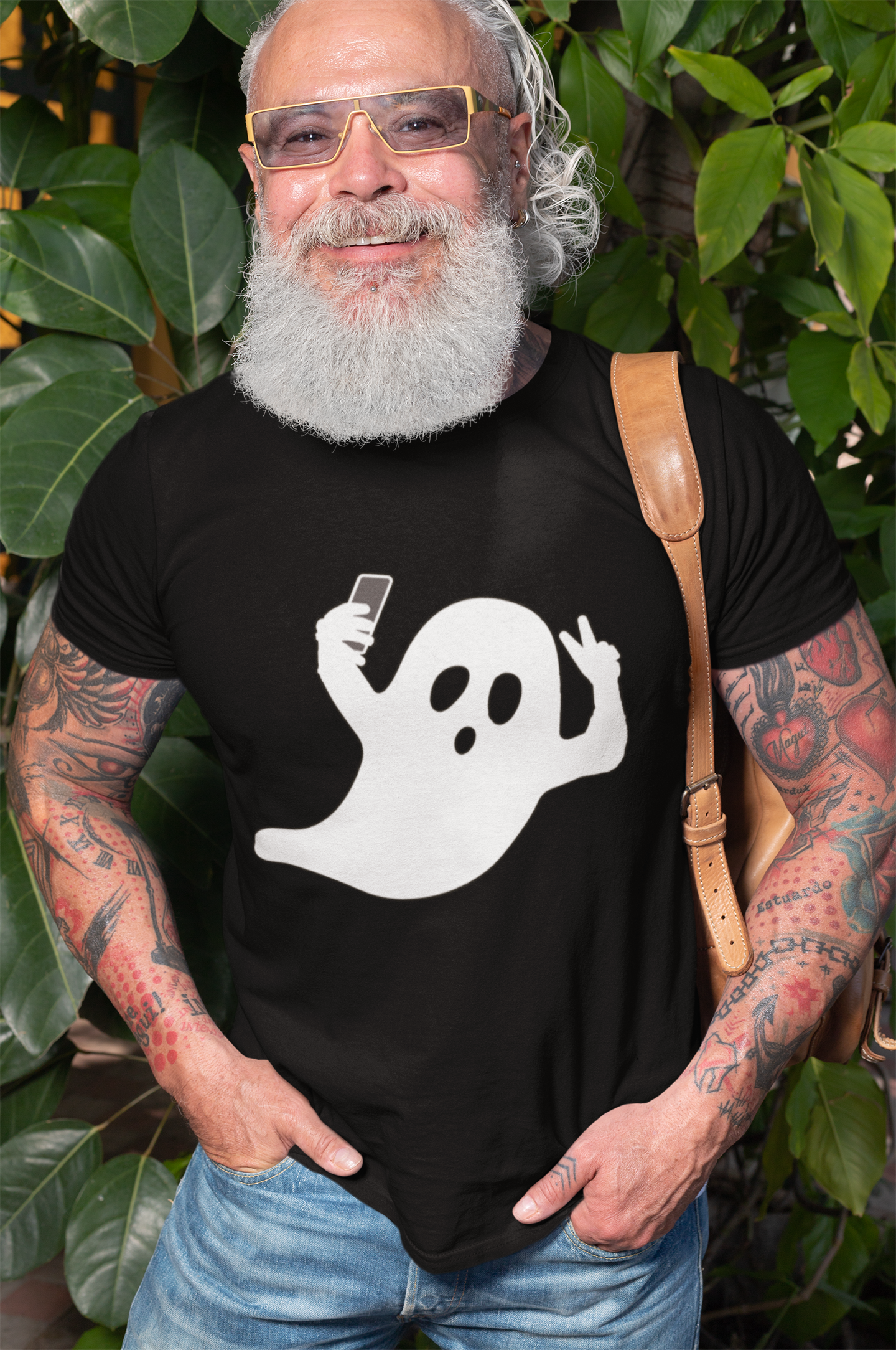 Halloween Ghost selfie ( 1 Last Ghost Selfie ) Unisex Heavy Cotton Tee